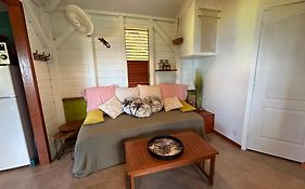 Bungalow, Gite Les Fleurs Du Colibri