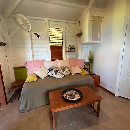 Bungalow, Gite Les Fleurs Du Colibri Bouillante Extérieur photo