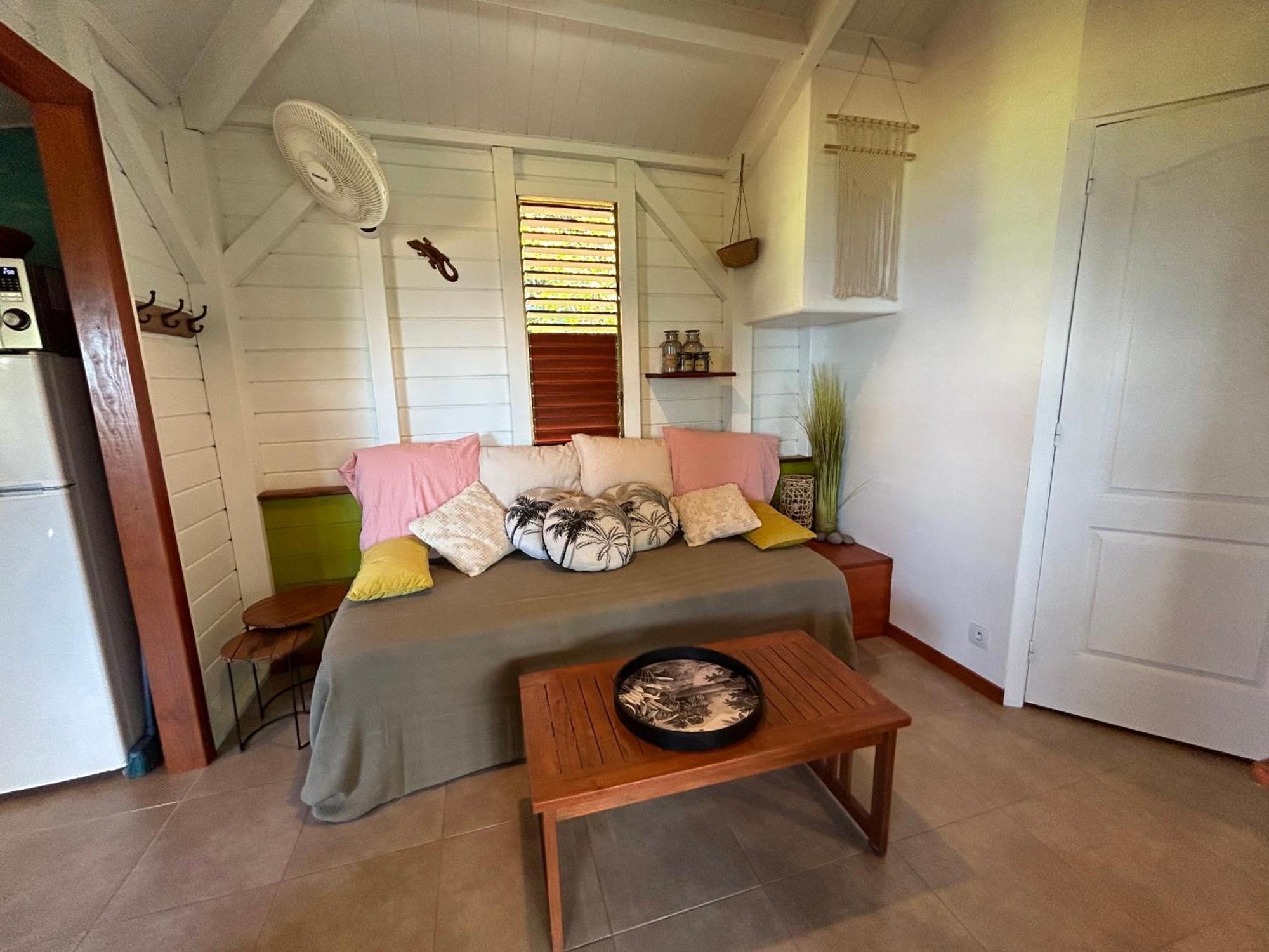 Bungalow, Gite Les Fleurs Du Colibri Bouillante Extérieur photo